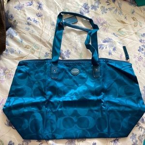 COACH Signature Packable Weekend with Snap-In Pouch Dark Plume